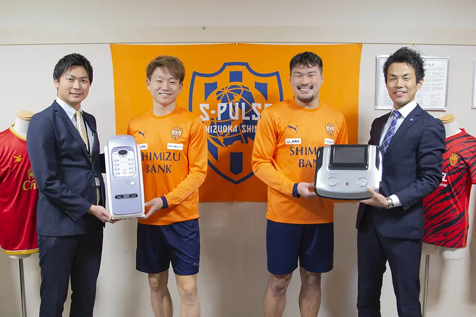Photo session with the J-League's Shimizu S-Pulse